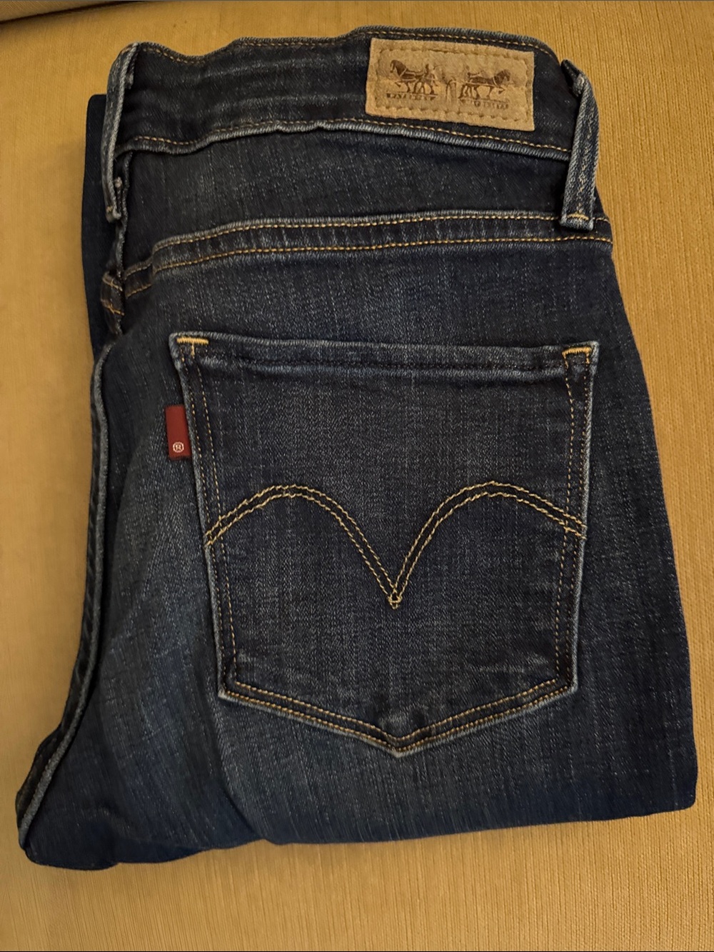 Women’s mid rise skinny Levi’s Sz 4